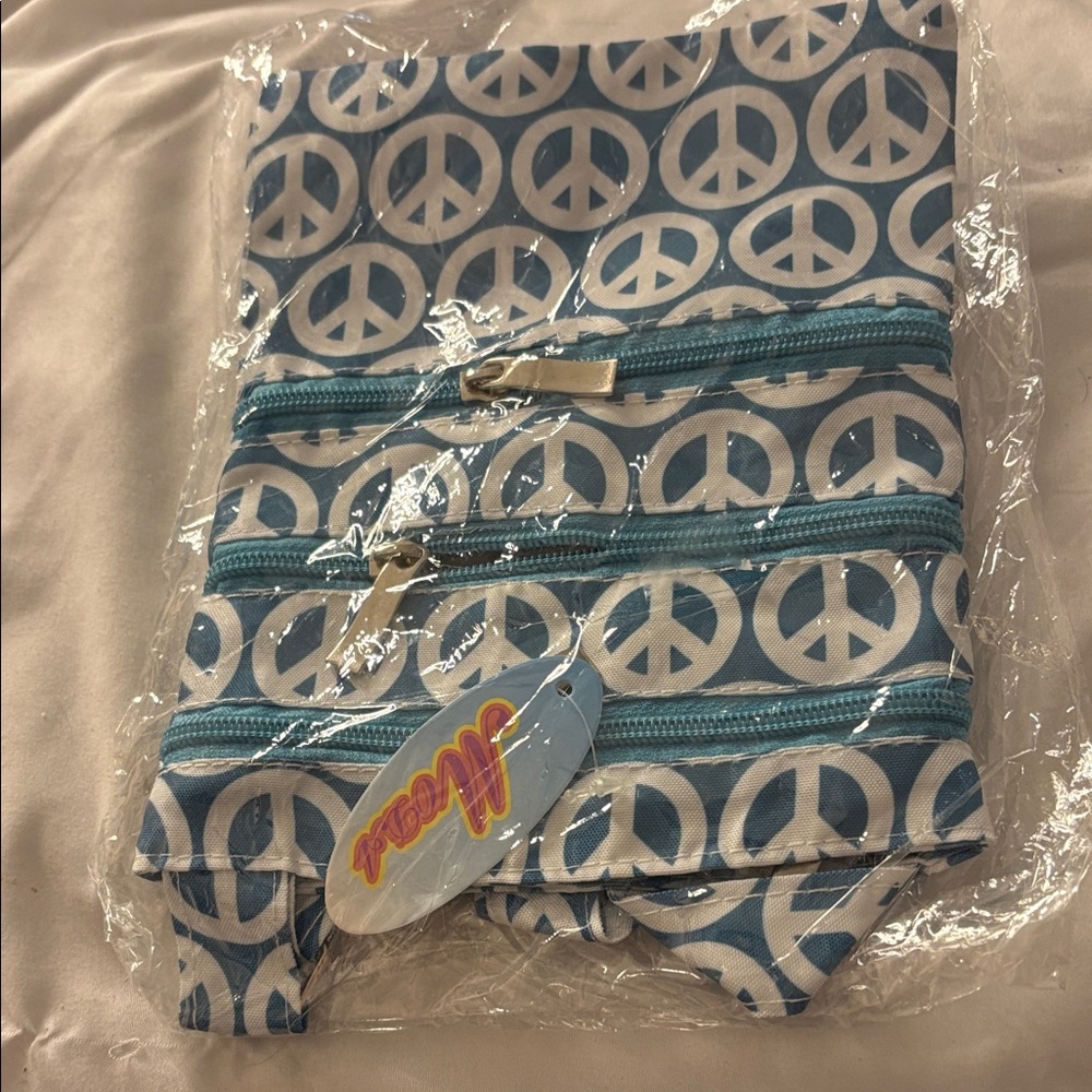 NIP Teal Peace Sign Zipper crossbody